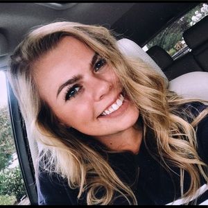 Meet your Posher, Isabel